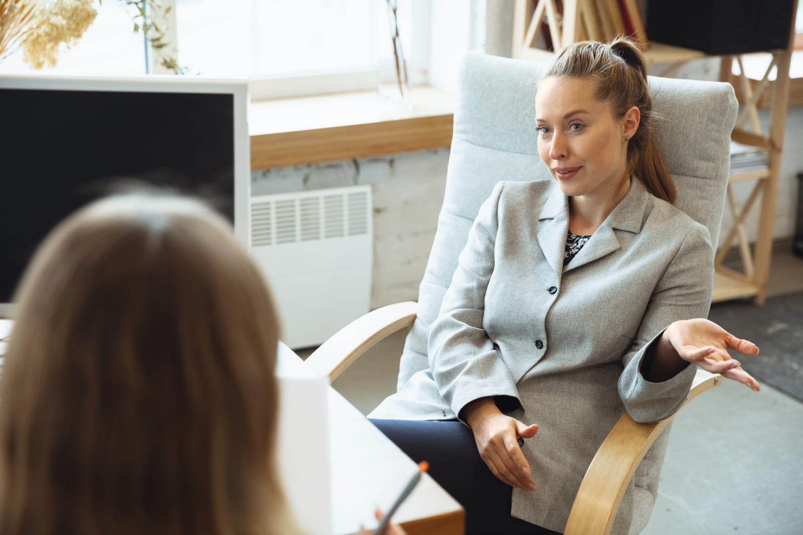 Echipă folosind tehnologia